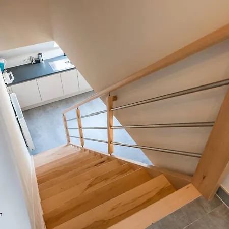 Beautiful And Ideally Located 3br *