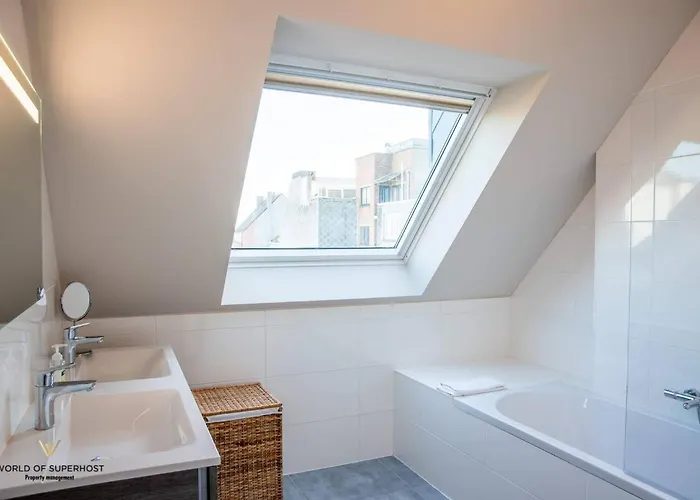 Apartment Beautiful And Ideally Located 3br