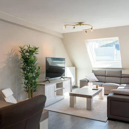 Апартаменти Beautiful And Ideally Located 3br Остенде
